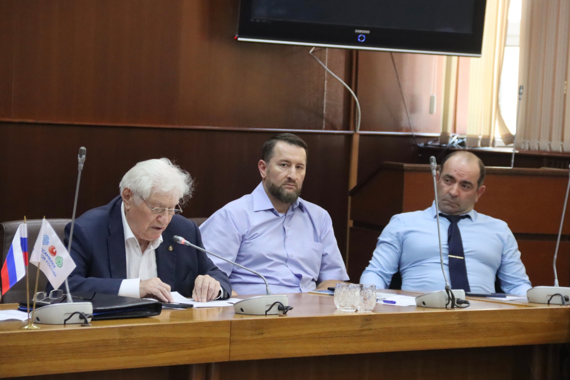 Вклад Рамазана Абдулатипова в сохранение национального многообразия и формирование общероссийской гражданской идентичности обсудили в Махачкале